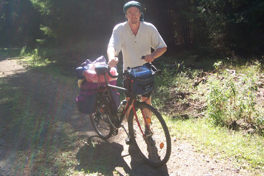 Schwer zu befahrener Waldweg